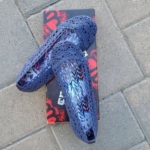 New Fergalicious Mosley Navy Crochet Flats  Size 7